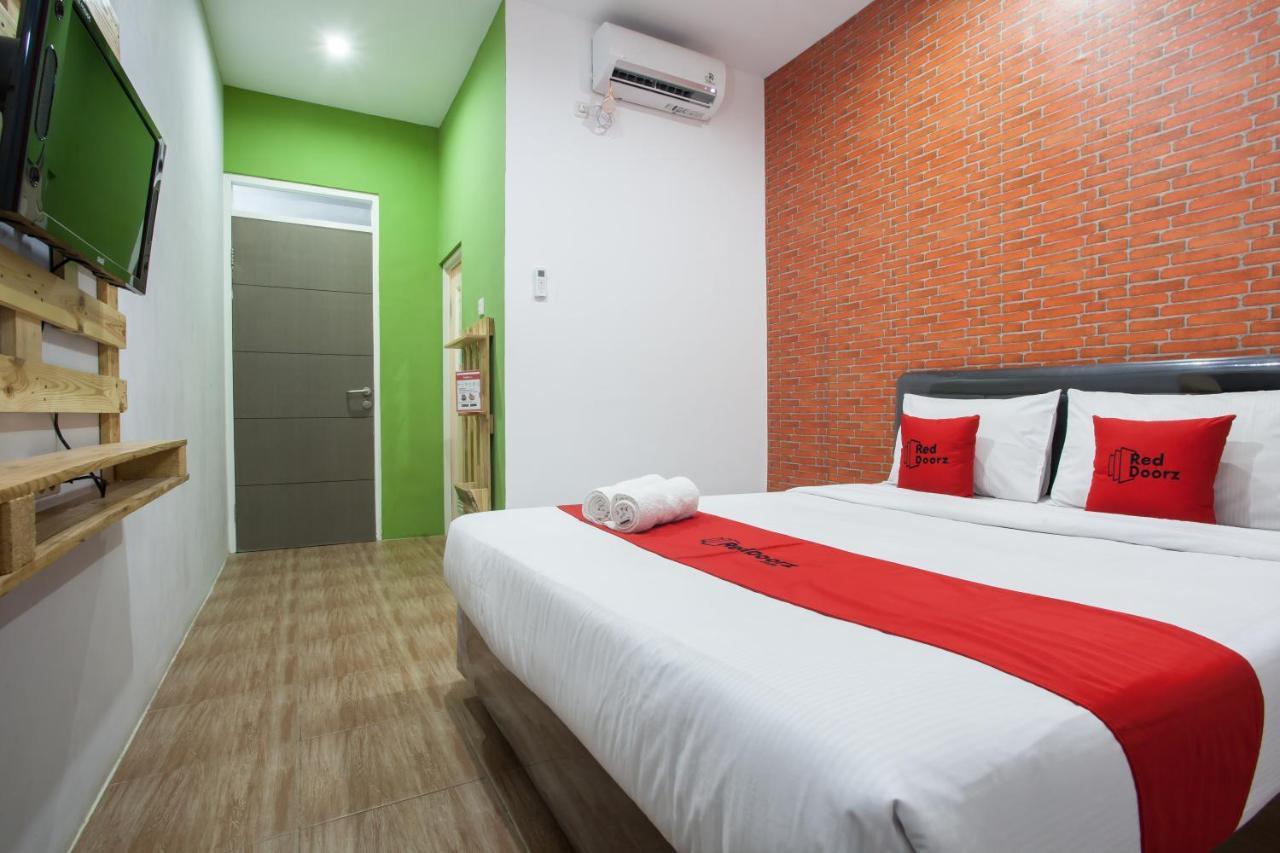 Reddoorz Plus @ Raya Sengkaling Маланг Екстериор снимка
