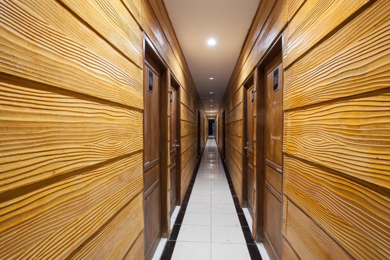 Reddoorz Plus @ Raya Sengkaling Маланг Екстериор снимка